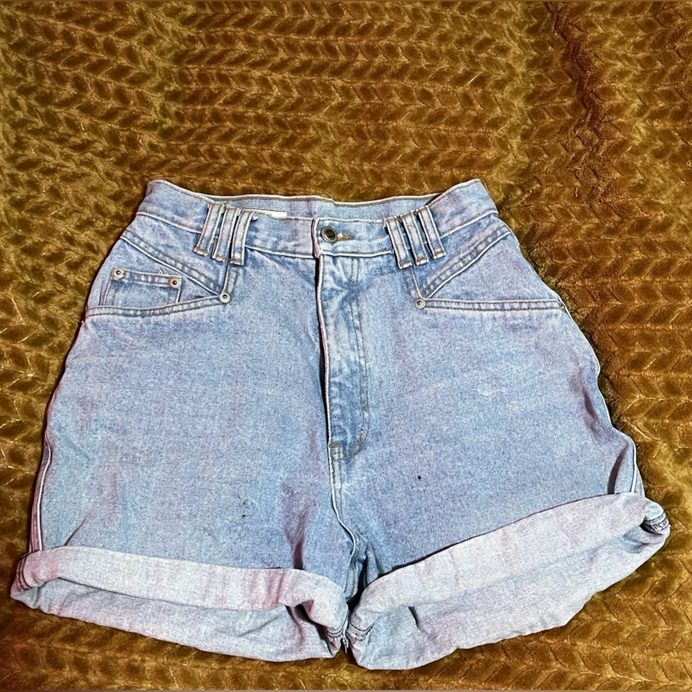 Vintage high waisted blue jean shorts
